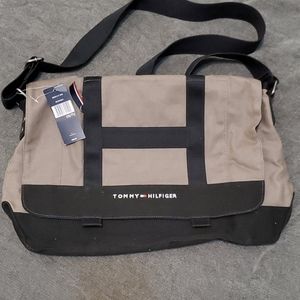 Tommy Hilfiger messenger bag